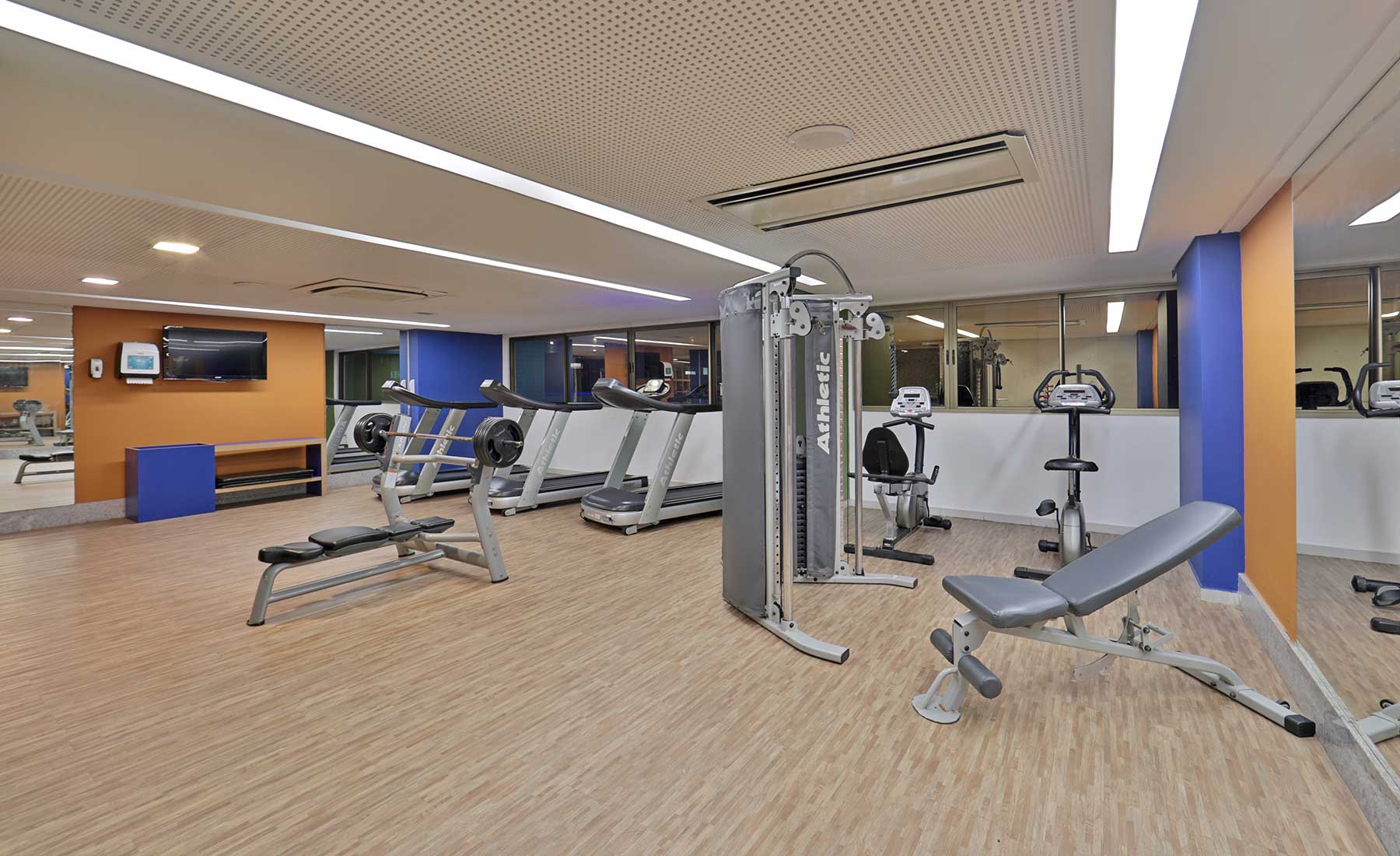 Academia e bem-estar — HY Beach Flats