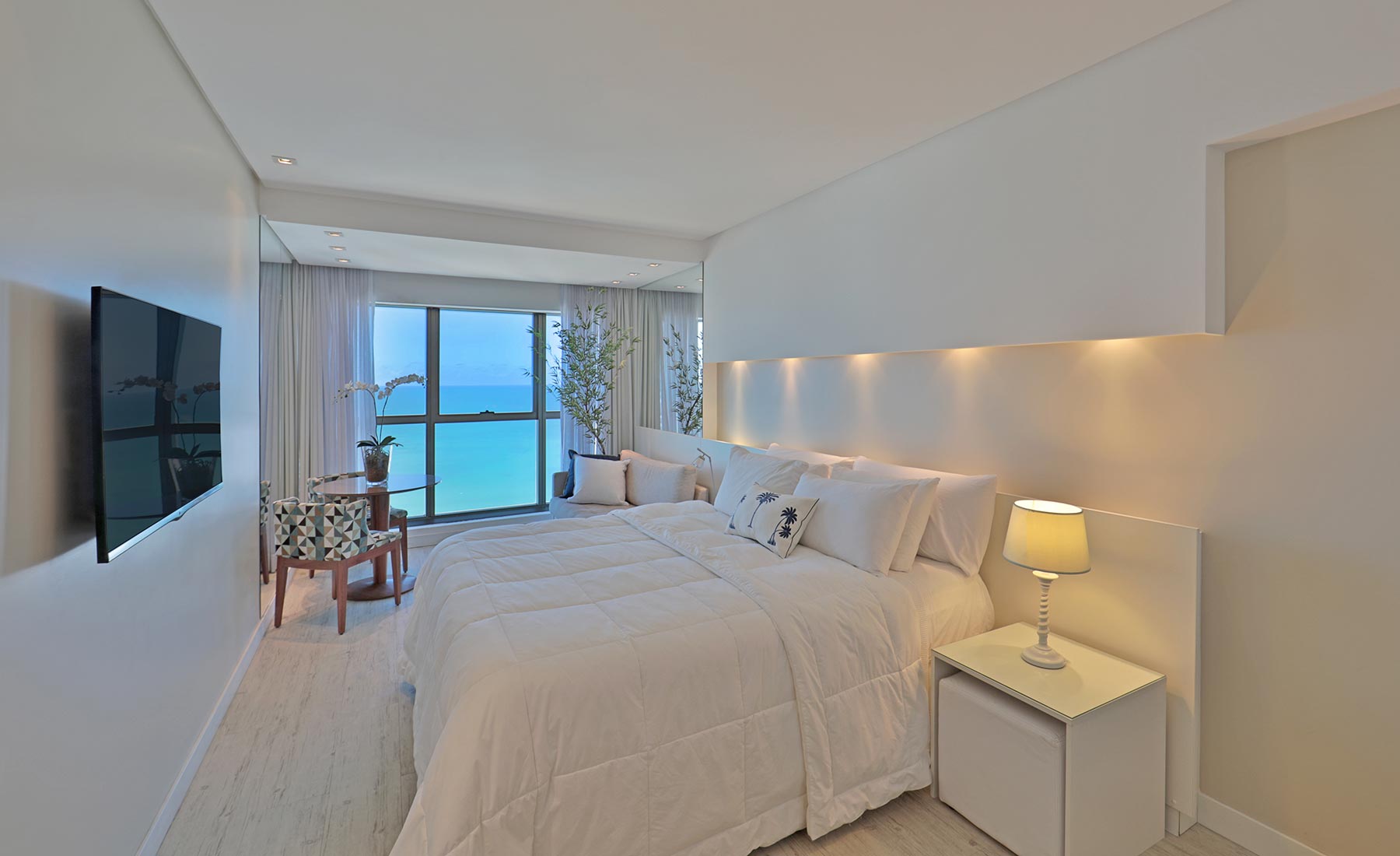 Queen — HY Beach Flats